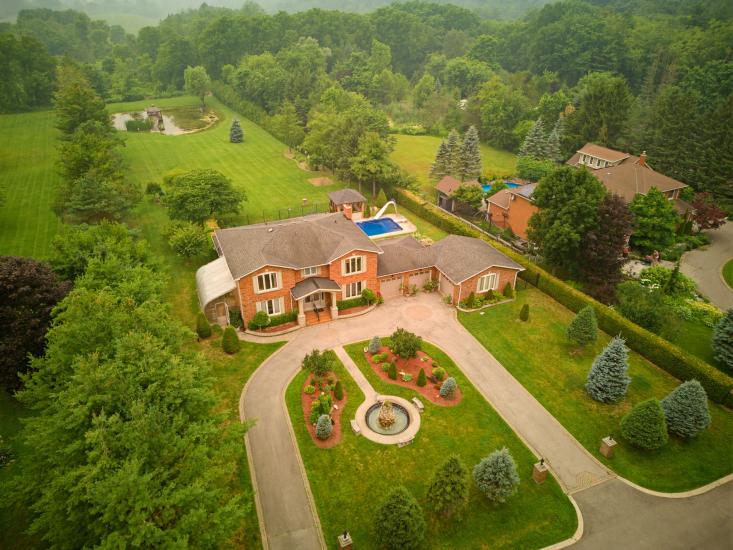 Property listing for 348 Shaver Rd., Ancaster, ON